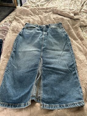 Classic Blue Denim Skirt — Women's Mid-Length Jeans Skirt